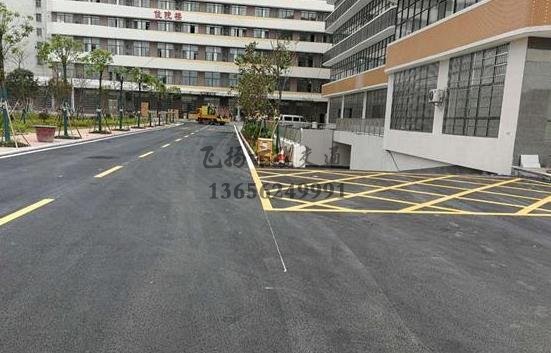 蘇州廣場道路交通設(shè)施標(biāo)志和道路劃線多少錢？