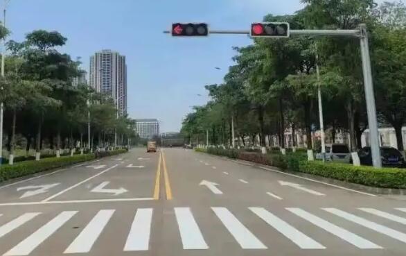 蘇州交通設(shè)施廠家解讀紅綠燈的作用有哪些？