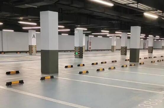 蘇州道路劃線廠家剖析，怎樣區(qū)分聚氨酯地坪漆和環(huán)氧地坪漆？