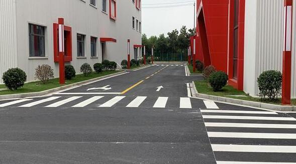 蘇州廠區(qū)劃線哪家好？飛揚市政專業(yè)、高效、貼心